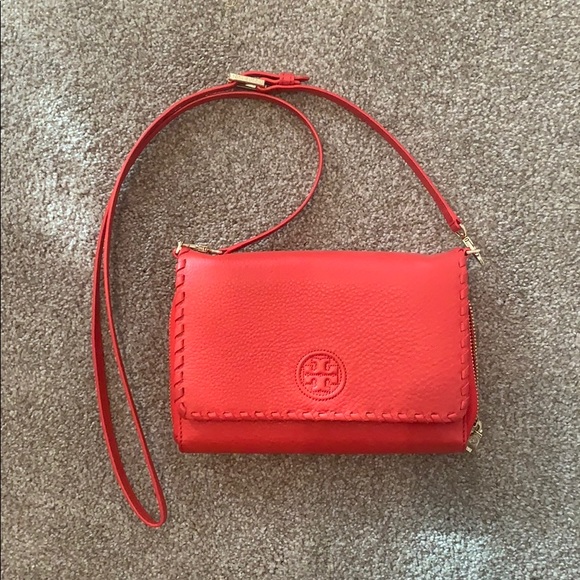 Tory Burch Handbags - Tory Burch wallet crossbody